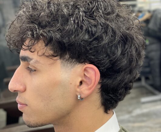 Etimesgut berber Zen Erkek Berber’de modern saç ve sakal bakımı.